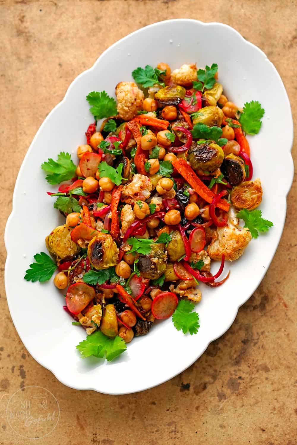 Wintersalat mit Röstgemüse und Kichererbsen - So nach Gefühl Wintersalat mit Röstgemüse und Kichererbsen - So nach Gefühl