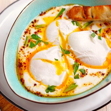 Çılbır – Pochierte Eier auf erfrischendem Joghurt