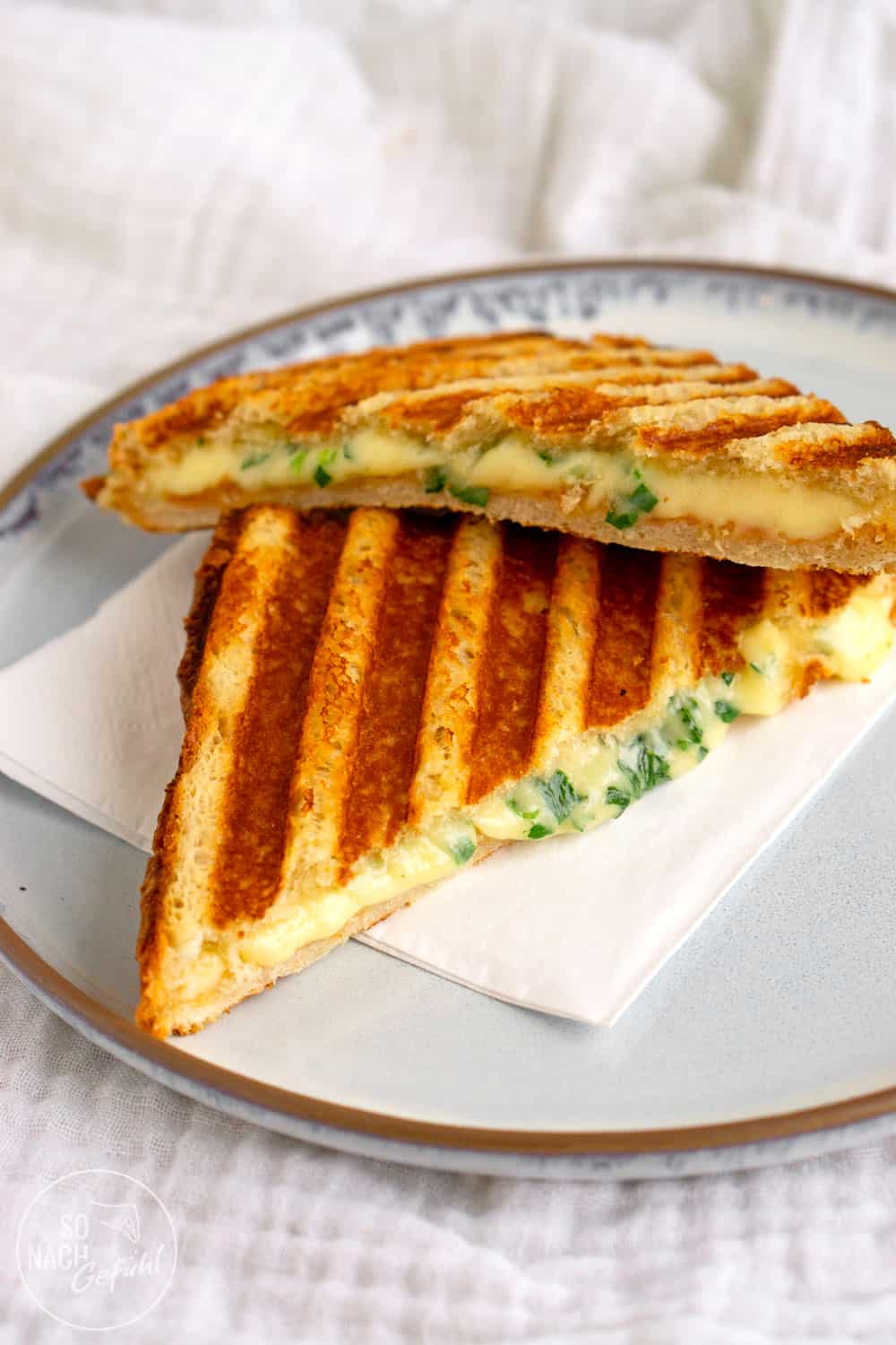 Butter-Toastbrot-Käsesandwich