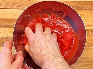 Tomaten zerquetschen