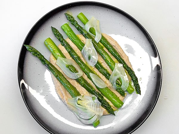 Grüner Spargelsalat mit Forelle - So nach Gefühl Grüner Spargelsalat mit Forelle - So nach Gefühl