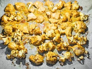 Geröstetes Hühnerfleisch und Blumenkohl